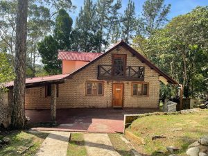 VENTA DE CASA EN ALTOS DE CERRO AZUL – ALCAZAR