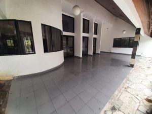 VENTA DE CASA  EN COCO DEL MAR CON AMPLIO TERRENO DE 853 M2
