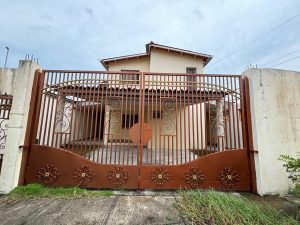 VENTA DE CASA EN URBANIZACIÓN VILLAS DEL BOSQUE, PEDREGAL