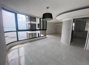 VENTA DE APARTAMENTO EN MARBELLA CON VISTA AL MAR