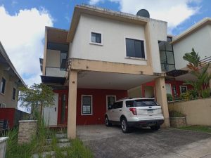 CASA 135M² – VISTAS DEL LAGO -PANAMA NORTE