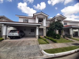 VENTA -CASA 165.75 M2- VERSALLES- PH RESERVAS DE VERSALLES MODELO LYON