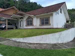 CASA- 665 M2 – BRISAS DEL GOLF – RES. LA MONTAÑESA